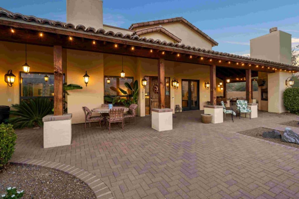 Heritage Manor - Patio